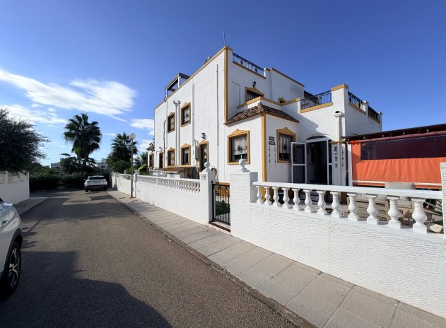 Resale - Townhouse * - Orihuela * - Entre Naranjos *