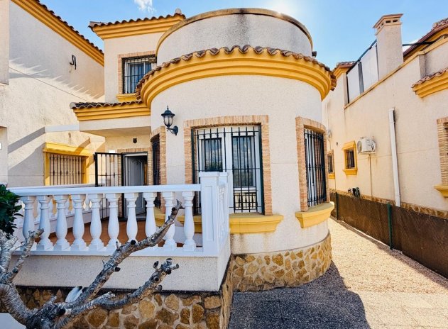 Herverkoop - Villa - Los Montesinos - La Herrada