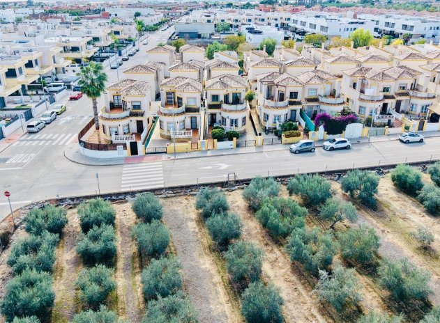Herverkoop - Villa - Los Montesinos - La Herrada