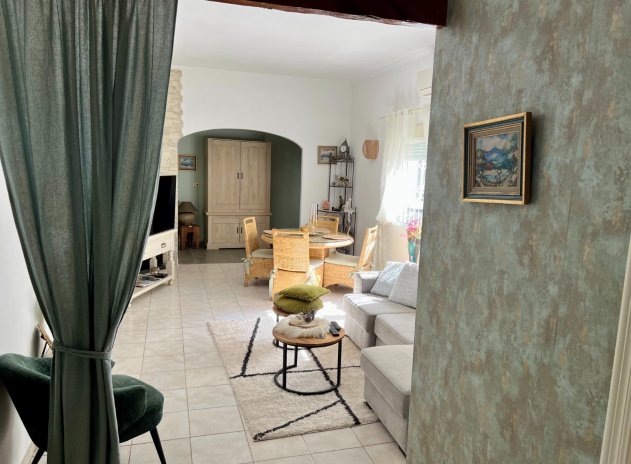 Resale - Villa * - Benferri *