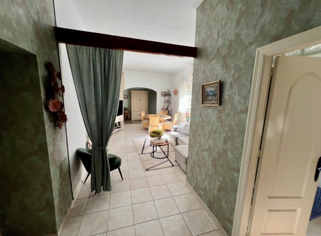Resale - Villa * - Benferri *