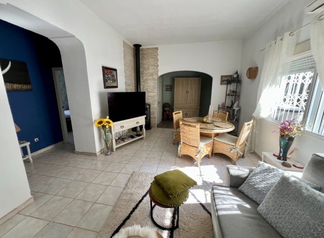 Resale - Villa * - Benferri *