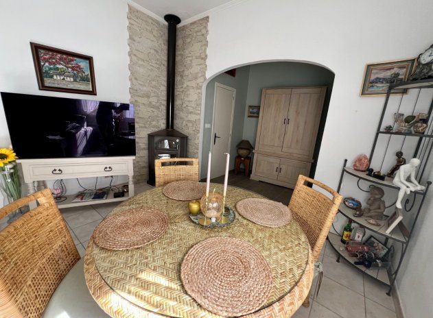 Resale - Villa * - Benferri *