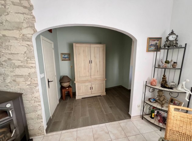 Resale - Villa * - Benferri *