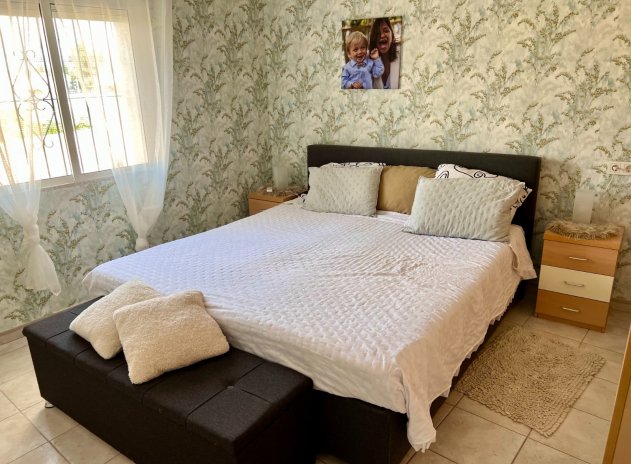 Resale - Villa * - Benferri *