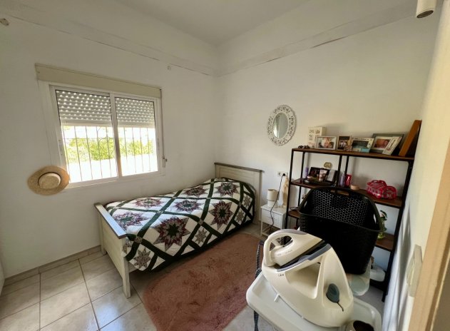 Resale - Villa * - Benferri *