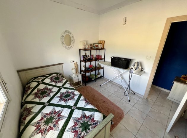 Resale - Villa * - Benferri *