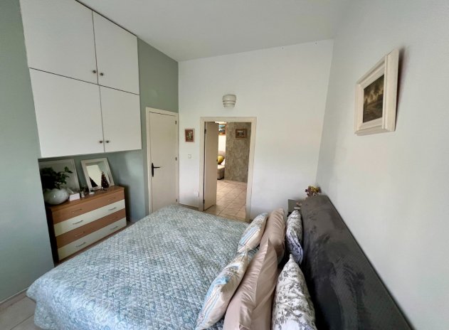 Resale - Villa * - Benferri *