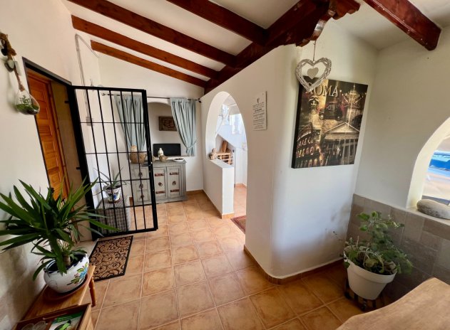 Resale - Villa * - Benferri *