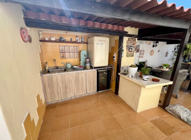 Resale - Villa * - Benferri *