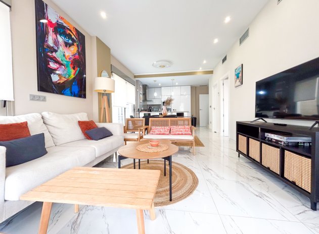 Reventa - Villa - Villamartin - Villamartín