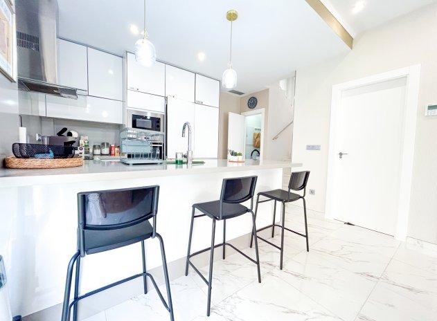 Reventa - Villa - Villamartin - Villamartín