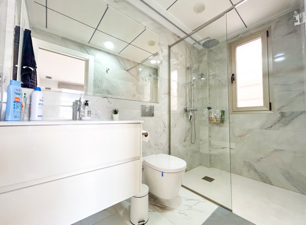 Reventa - Villa - Villamartin - Villamartín