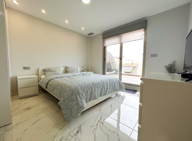 Reventa - Villa - Villamartin - Villamartín