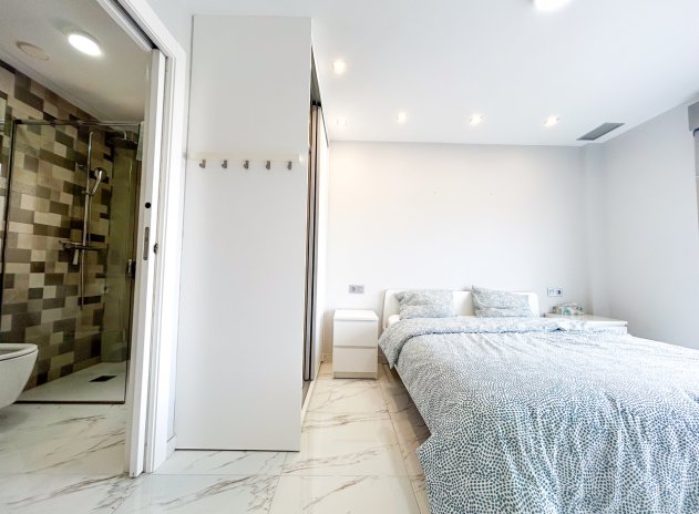 Reventa - Villa - Villamartin - Villamartín