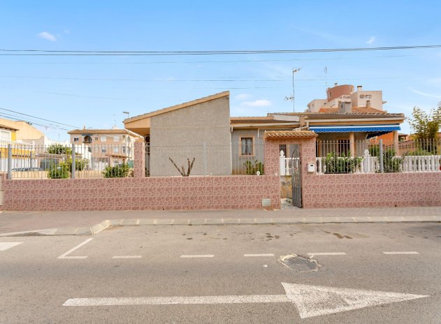 Wiederverkauf - Villa - Torrevieja - Nueva Torrevieja