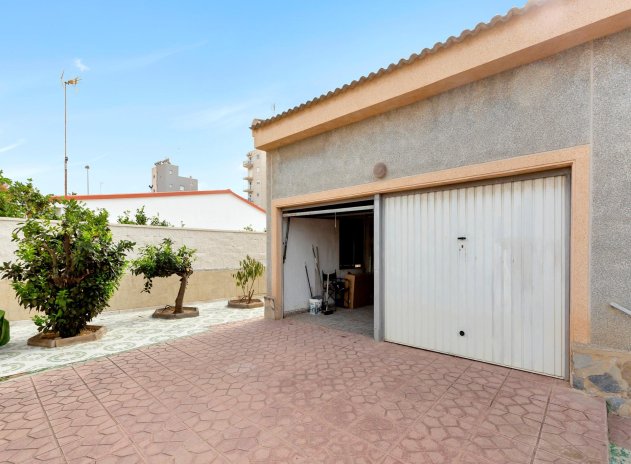 Herverkoop - Villa - Torrevieja - Nueva Torrevieja