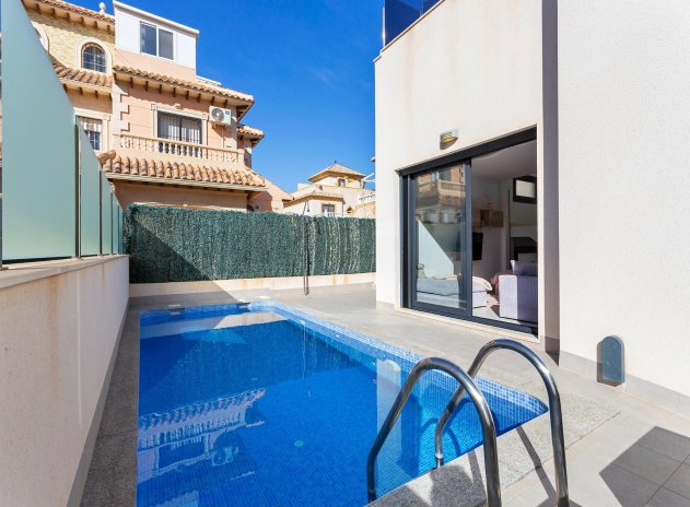 Resale - Villa - Torrevieja - Sector 25