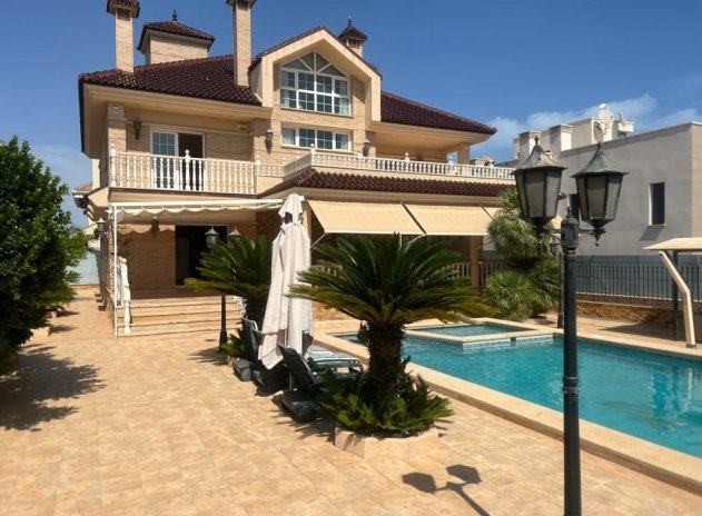 Herverkoop - Villa - Torrevieja - La Veleta