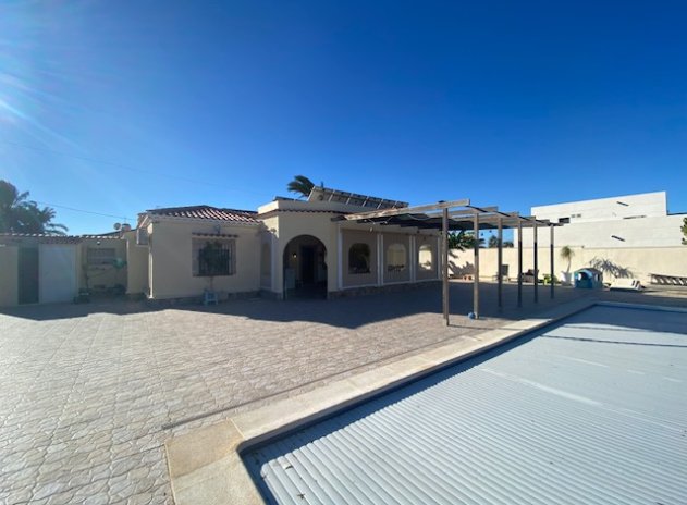 Resale - Villa - La Siesta - El Salado - Torreta - Torreta Florida