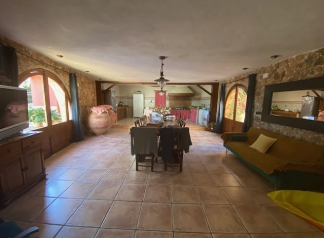 Resale - Finca / Country Property *  - Murcia - Murcia *