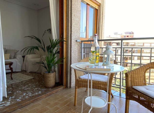 Herverkoop - Appartement / flat - Elche - Center