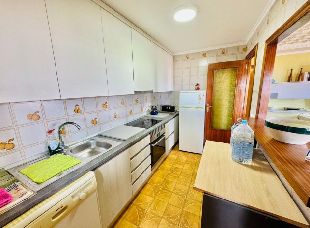 Resale - Apartment / flat - Torrevieja - Playa del Acequión