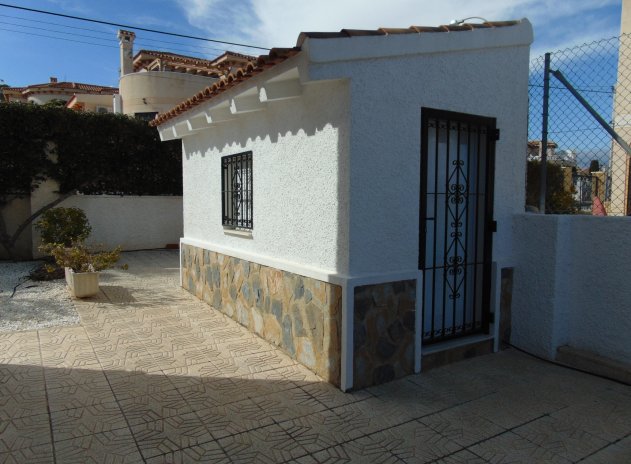 Resale - Villa - San Miguel de Salinas - Los Communicaciones