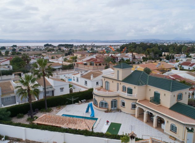 Herverkoop - Villa - Torrevieja - El Chaparral