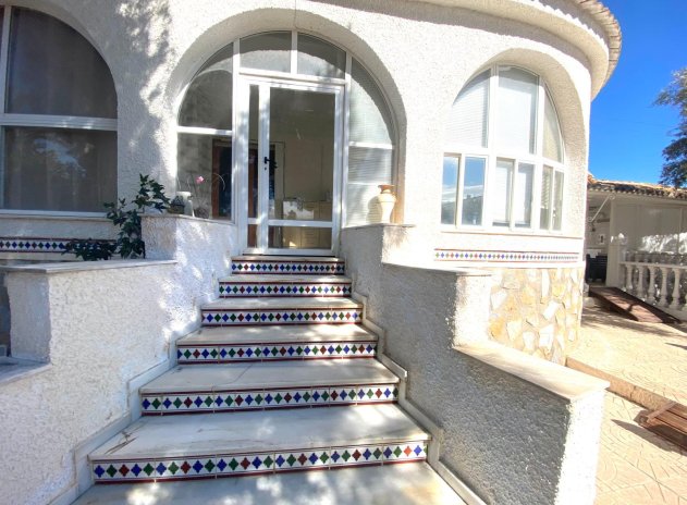 Resale - Villa - Torrevieja - El Chaparral