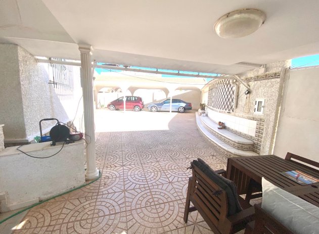 Resale - Villa - Torrevieja - El Chaparral