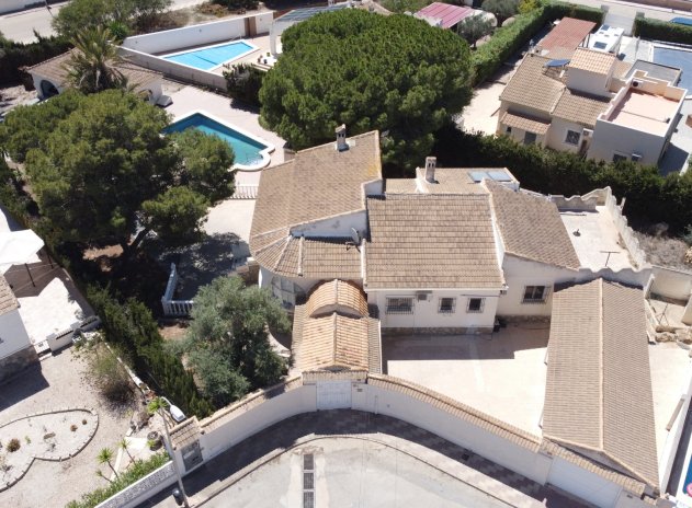 Resale - Villa - Torrevieja - El Chaparral