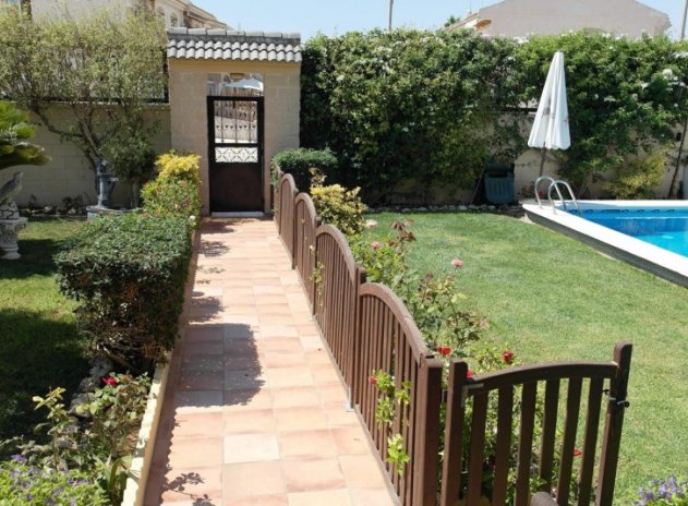 Wiederverkauf - Villa - Torrevieja - Aguas Nuevas