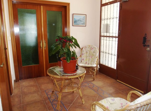 Reventa - Villa - Los Montesinos - La Herada