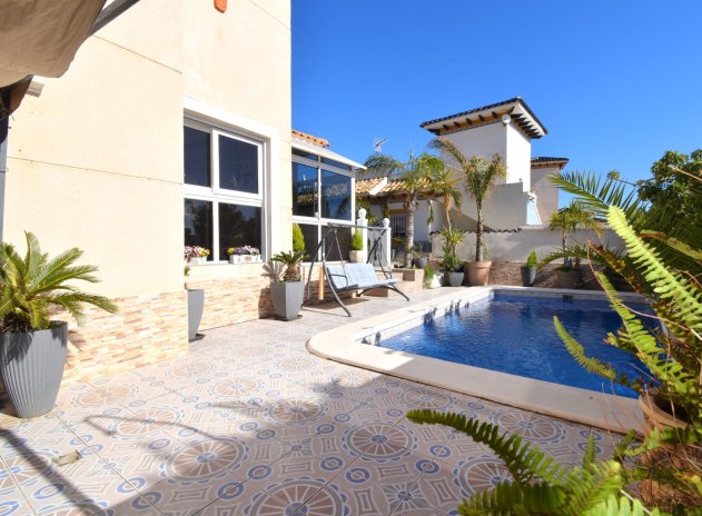 Resale - Villa - Orihuela Costa - Playa Flamenca