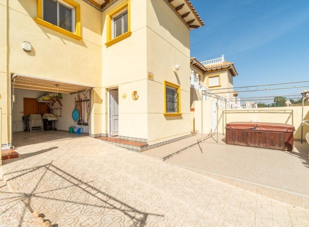 Resale - Villa - Orihuela Costa - La Zenia