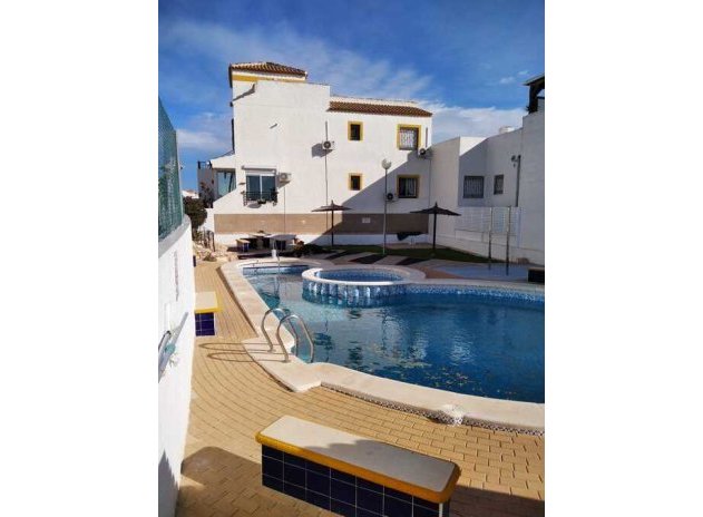 Resale - Apartment / flat - Entre Naranjos