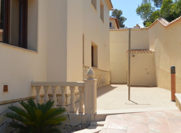 Resale - Villa - Orihuela Costa - Villamartín