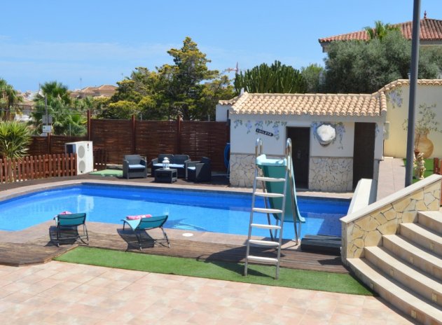 Resale - Villa - Orihuela Costa - Villamartín