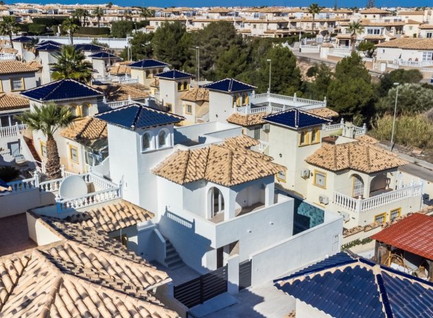 Resale - Villa - Orihuela Costa - La Zenia