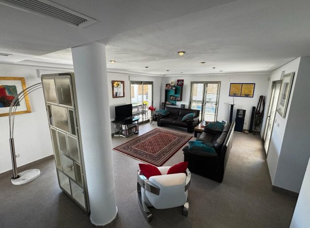 Resale - Villa Detached - Cox *