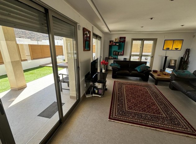 Resale - Villa Detached - Cox *