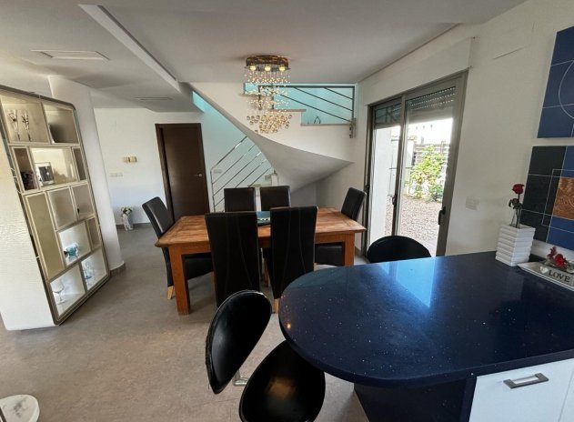 Resale - Villa Detached - Cox *