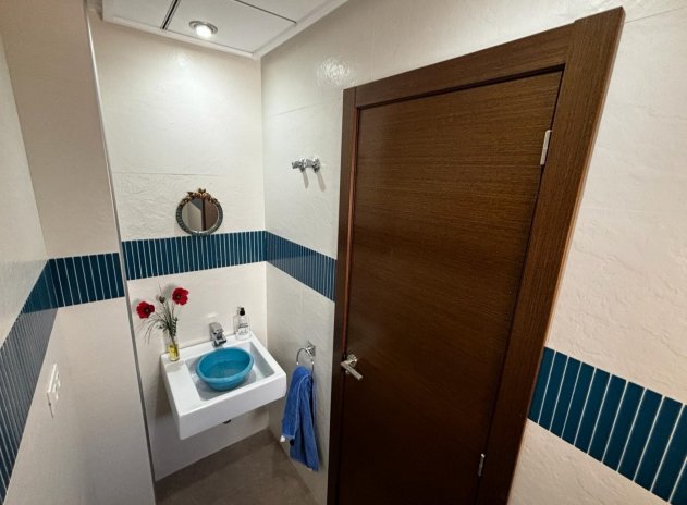 Resale - Villa Detached - Cox *