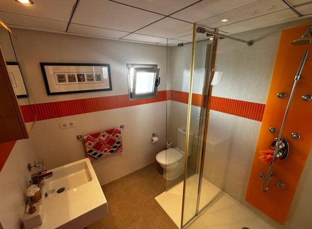 Resale - Villa Detached - Cox *