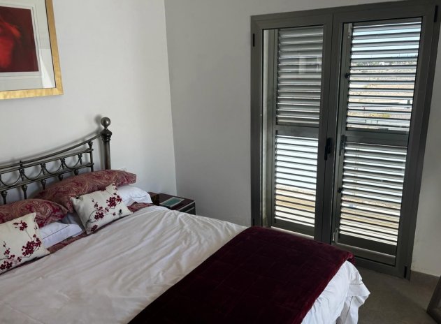 Resale - Villa Detached - Cox *