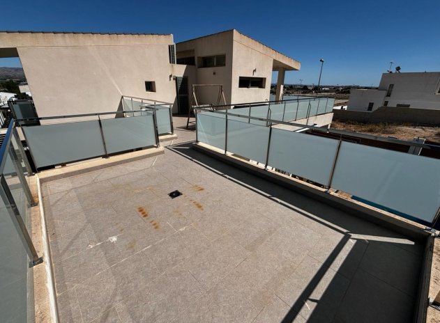 Resale - Villa Detached - Cox *