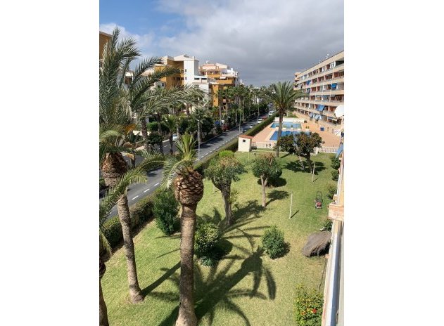 Herverkoop - Appartement / flat - Orihuela Costa - Punta Prima