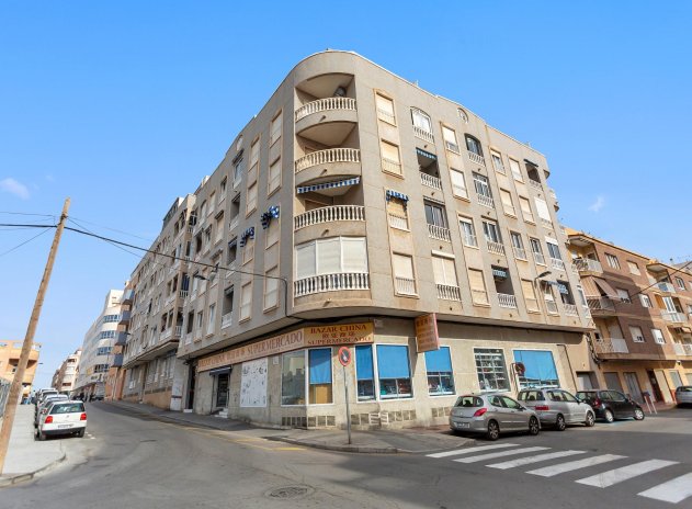 Resale - Apartment / flat - Torrevieja - Estacion de autobuses