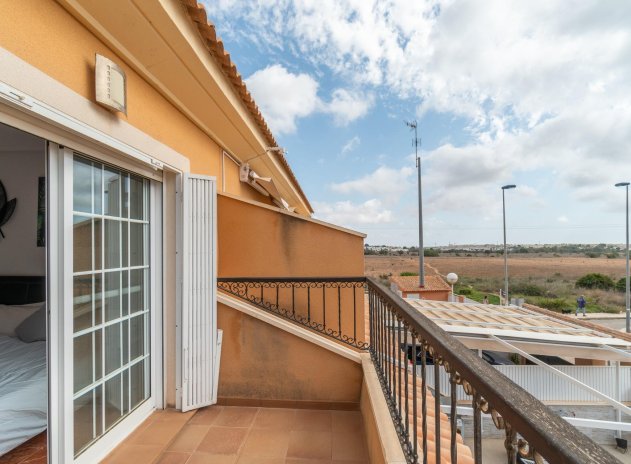 Resale - Bungalow - Orihuela Costa - Los Dolses